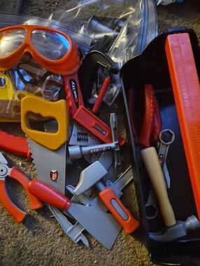TOOL BOX LOT 64 PIECES